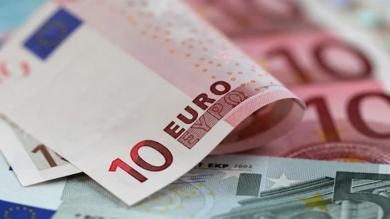 تحرك جديد.. سعر اليورو مقابل الجنيه داخل البنوك المصرية خلال تعاملات الاثنين